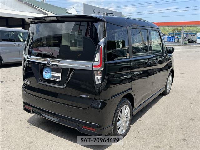 Mitsubishi DELICA 2024-02 8010845-1