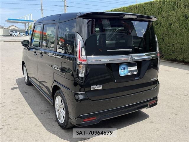 Mitsubishi DELICA 2024-02 8010845-9