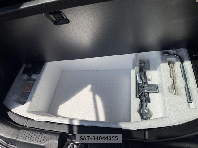 Mitsubishi DELICA 2024-05 8010850-10