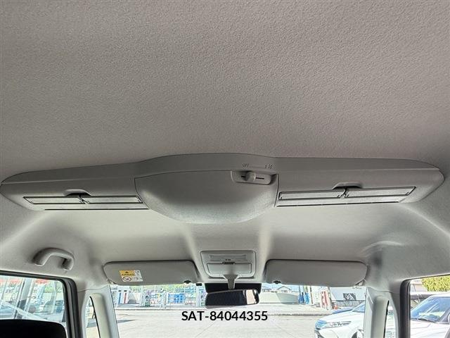 Mitsubishi DELICA 2024-05 8010850-17