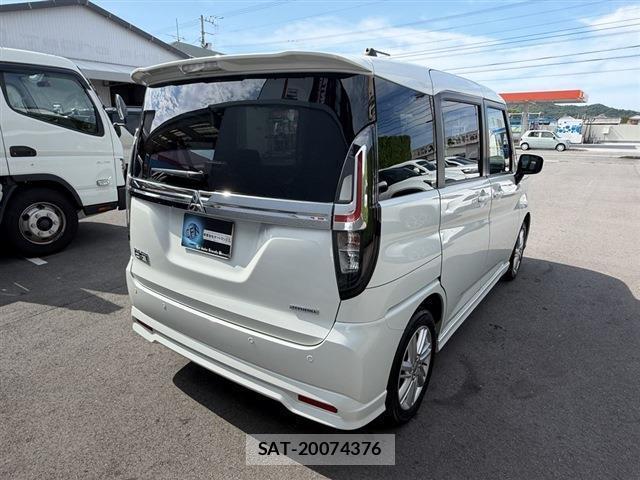 Mitsubishi DELICA 2024-05 8010865-1