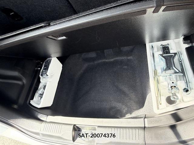 Mitsubishi DELICA 2024-05 8010865-10