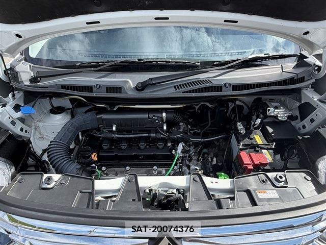 Mitsubishi DELICA 2024-05 8010865-12