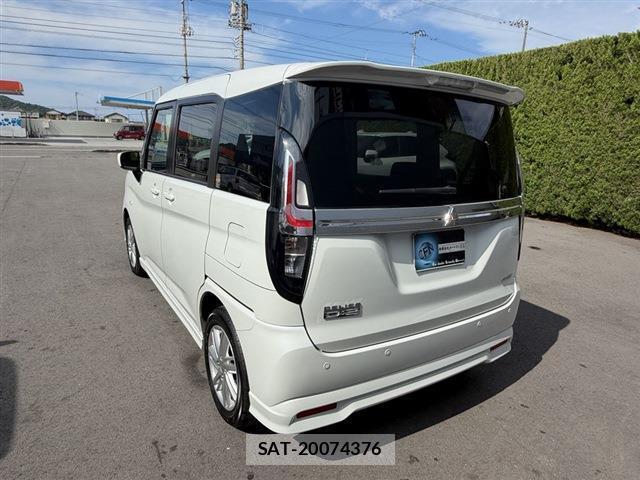 Mitsubishi DELICA 2024-05 8010865-19