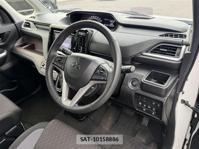 Mitsubishi DELICA 2024-05 8010867-13