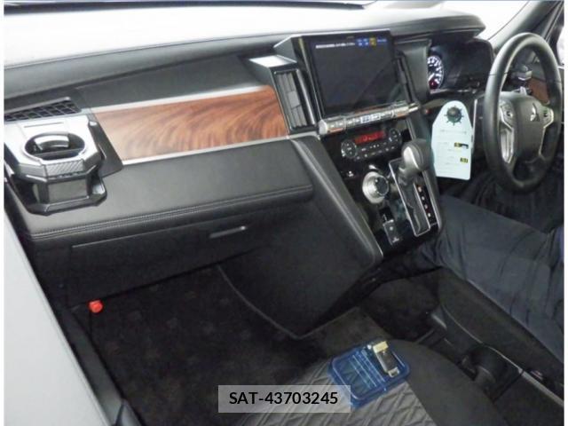 Mitsubishi DELICA 2023-08 8003294-2