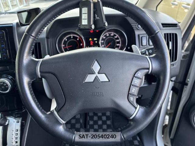 Mitsubishi DELICA 2018-10 8003982-12