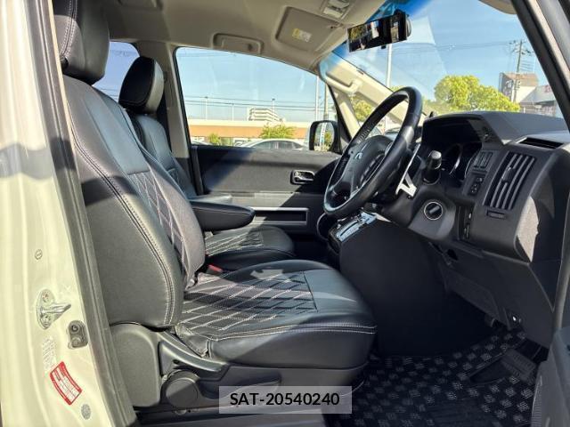 Mitsubishi DELICA 2018-10 8003982-3