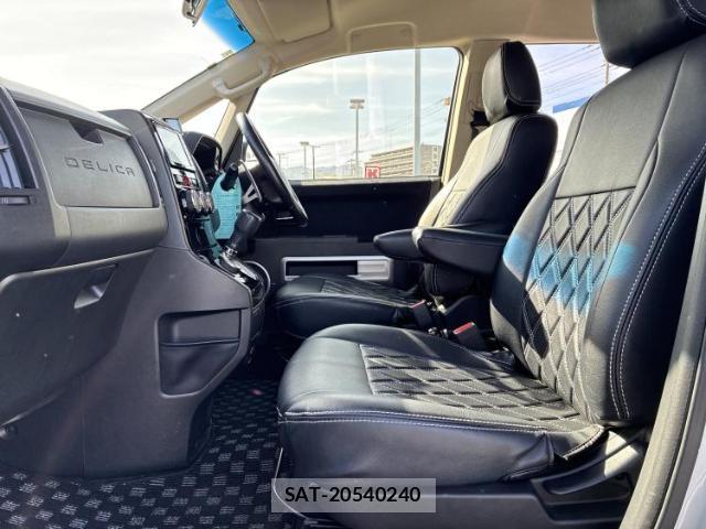 Mitsubishi DELICA 2018-10 8003982-5