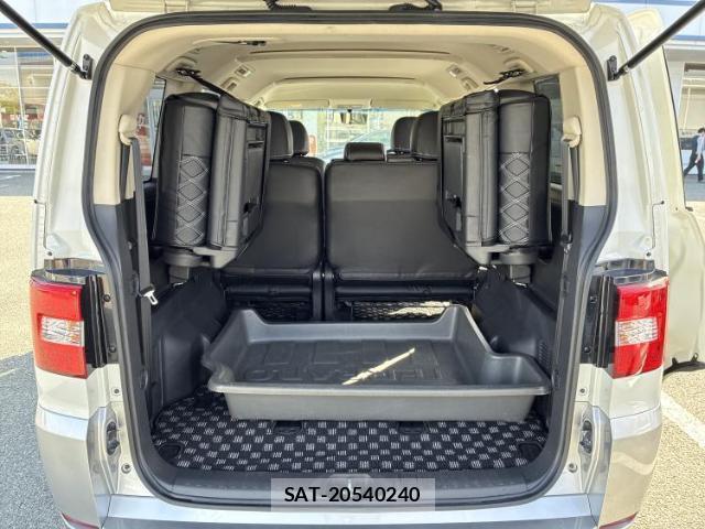 Mitsubishi DELICA 2018-10 8003982-7