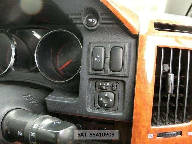 Mitsubishi DELICA 2010-03 8004105-12
