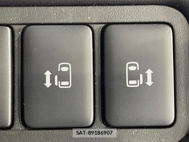 Mitsubishi DELICA 2023-10 8004190-2