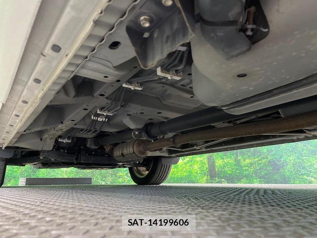 Mitsubishi DELICA 2017-01 8004622-19