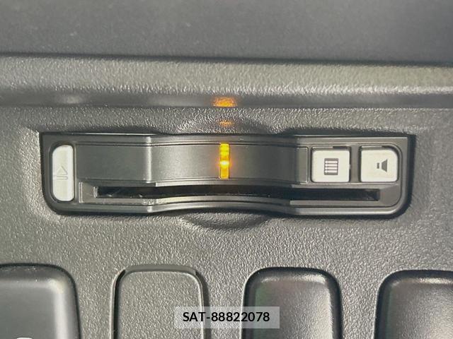 Mitsubishi DELICA 2013-11 8004763-4