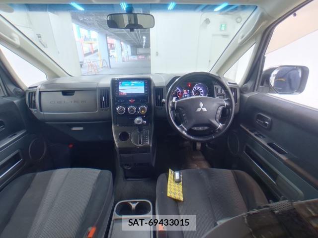 Mitsubishi DELICA 2011-10 8006235-2