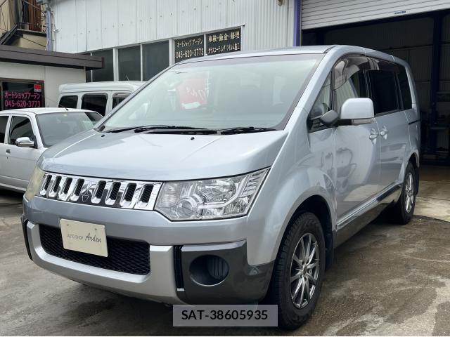 Mitsubishi DELICA 2013-02 8006318-1