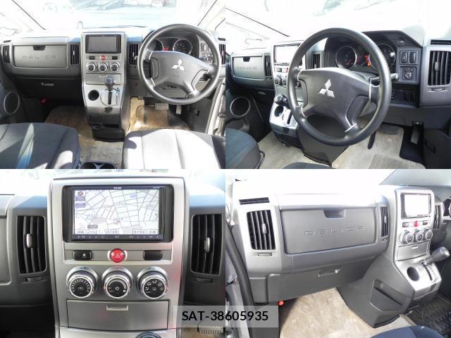Mitsubishi DELICA 2013-02 8006318-2