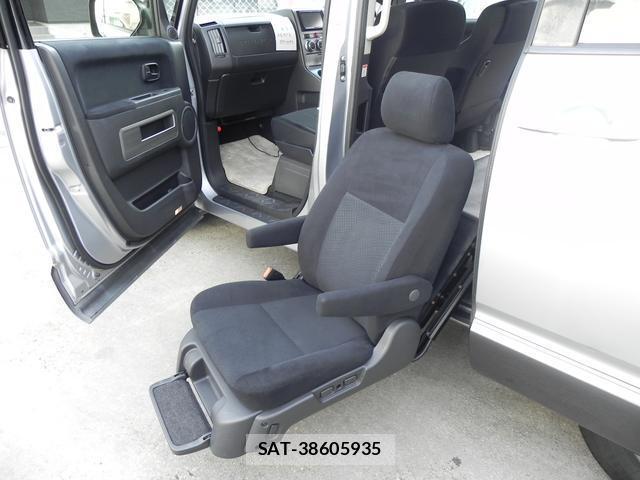 Mitsubishi DELICA 2013-02 8006318-9