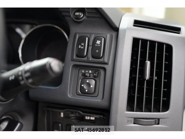Mitsubishi DELICA 2007 8006336-12