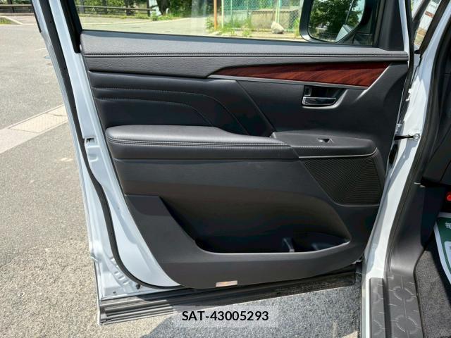 Mitsubishi DELICA 2025-10 8007039-7