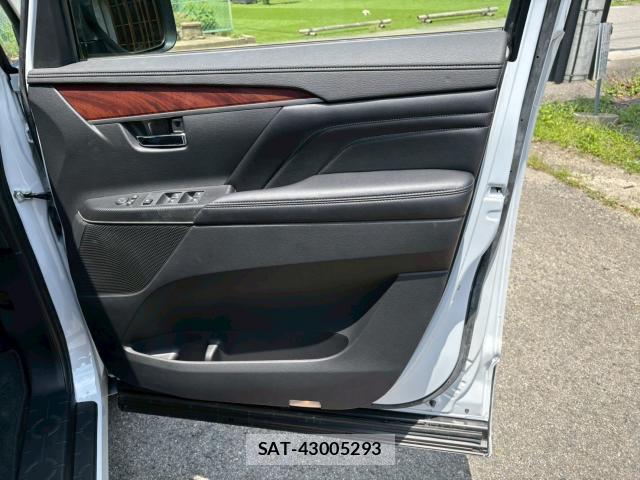 Mitsubishi DELICA 2025-10 8007039-8