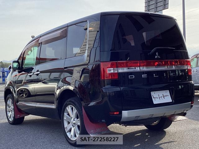 Mitsubishi DELICA 2009-11 8007112-8