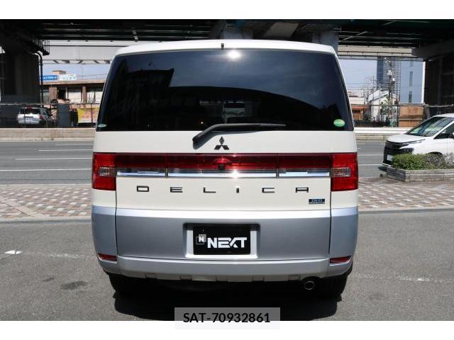 Mitsubishi DELICA 2014-02 8007276-1