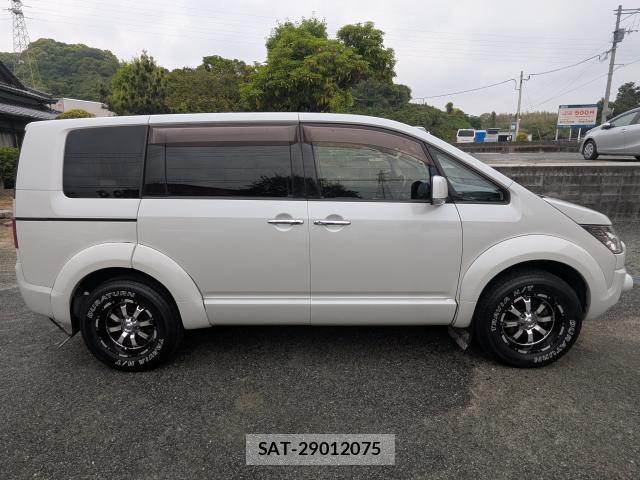 Mitsubishi DELICA 2013-08 8007395-2