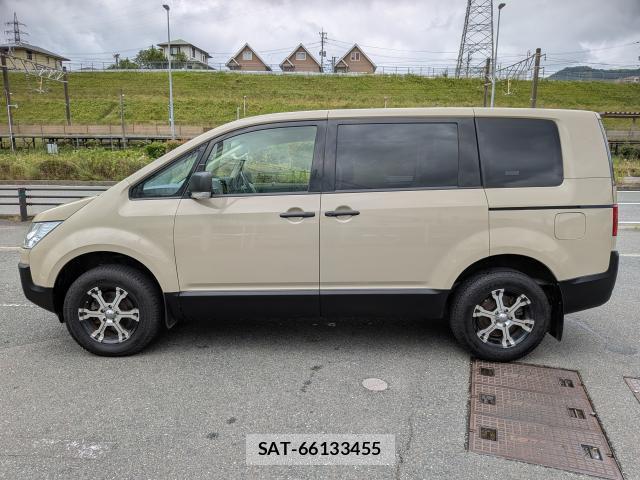 Mitsubishi DELICA 2016-07 8007403-4