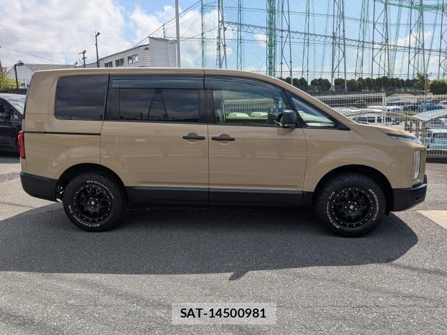 Mitsubishi DELICA 2019-03 8007419-3
