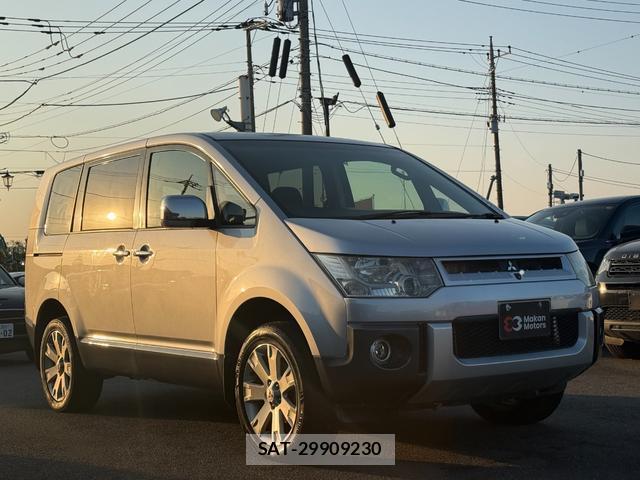 Mitsubishi DELICA 2010-11 8008429-13