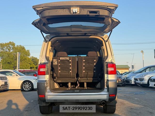 Mitsubishi DELICA 2010-11 8008429-14