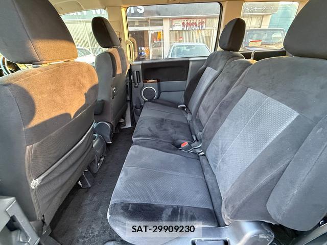 Mitsubishi DELICA 2010-11 8008429-17