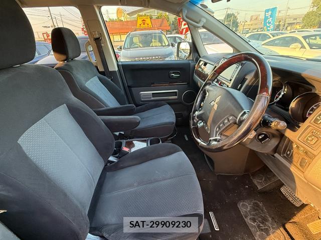Mitsubishi DELICA 2010-11 8008429-4