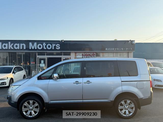 Mitsubishi DELICA 2010-11 8008429-8