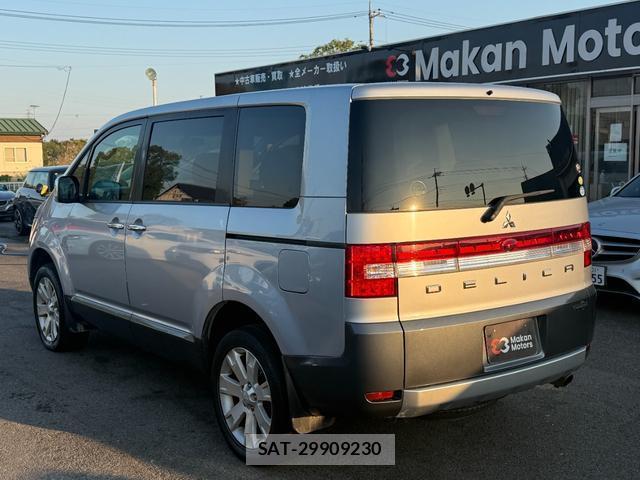 Mitsubishi DELICA 2010-11 8008429-9