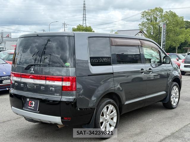 Mitsubishi DELICA 2014-08 8008443-11