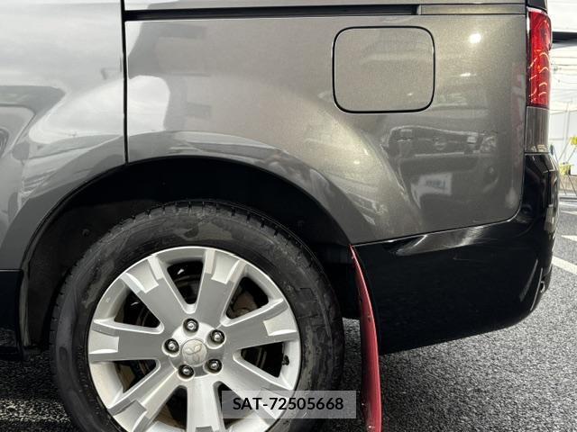 Mitsubishi DELICA 2013-02 8008738-12