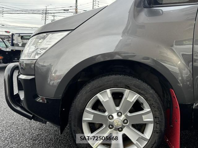 Mitsubishi DELICA 2013-02 8008738-15