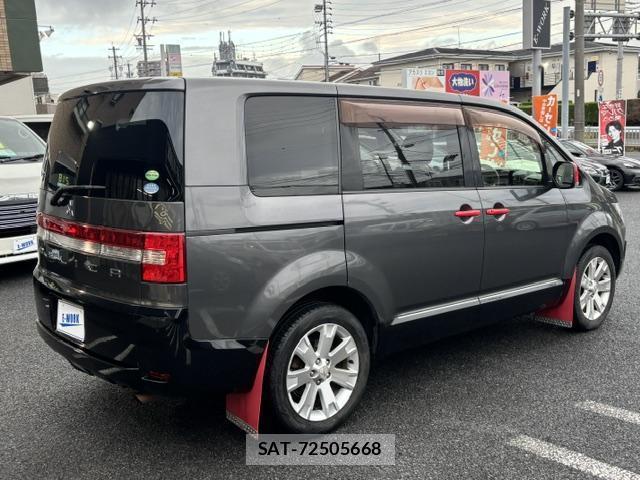 Mitsubishi DELICA 2013-02 8008738-4