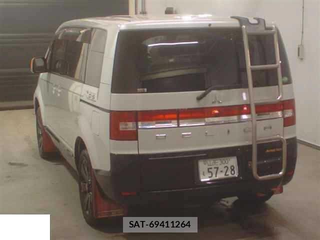 Mitsubishi DELICA 2017-07 8008996-1