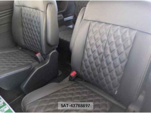 Mitsubishi DELICA 2025-11 8009155-3