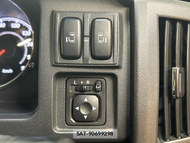 Mitsubishi DELICA 2015-10 8009495-15