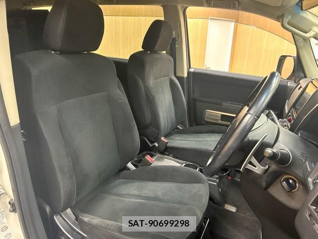 Mitsubishi DELICA 2015-10 8009495-5