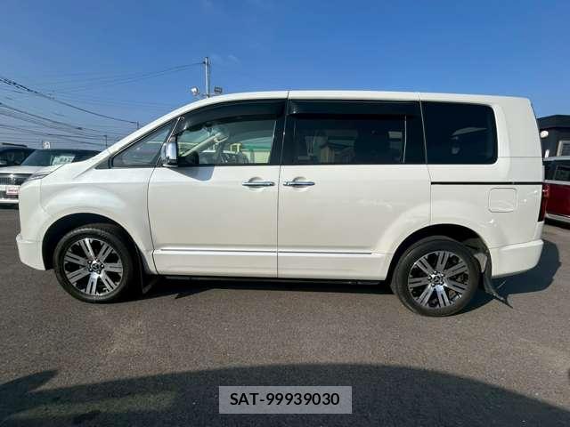 Mitsubishi DELICA 2021-04 8009628-10