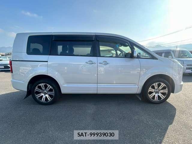 Mitsubishi DELICA 2021-04 8009628-3