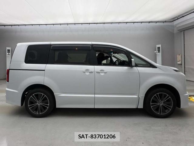 Mitsubishi DELICA 2024-08 8009846-11