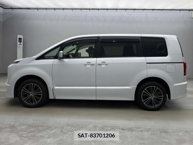 Mitsubishi DELICA 2024-08 8009846-12