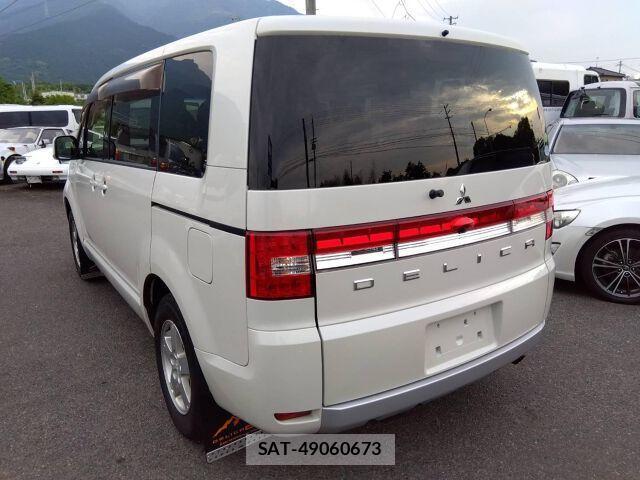 Mitsubishi DELICA 2013-03 8009951-1