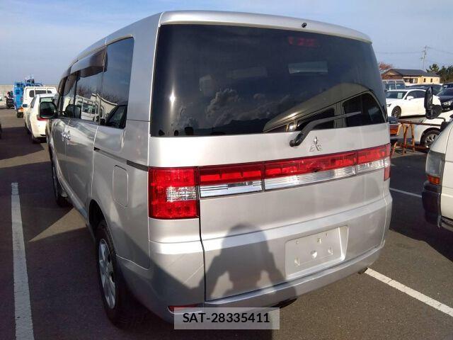 Mitsubishi DELICA 2018-04 8009955-1